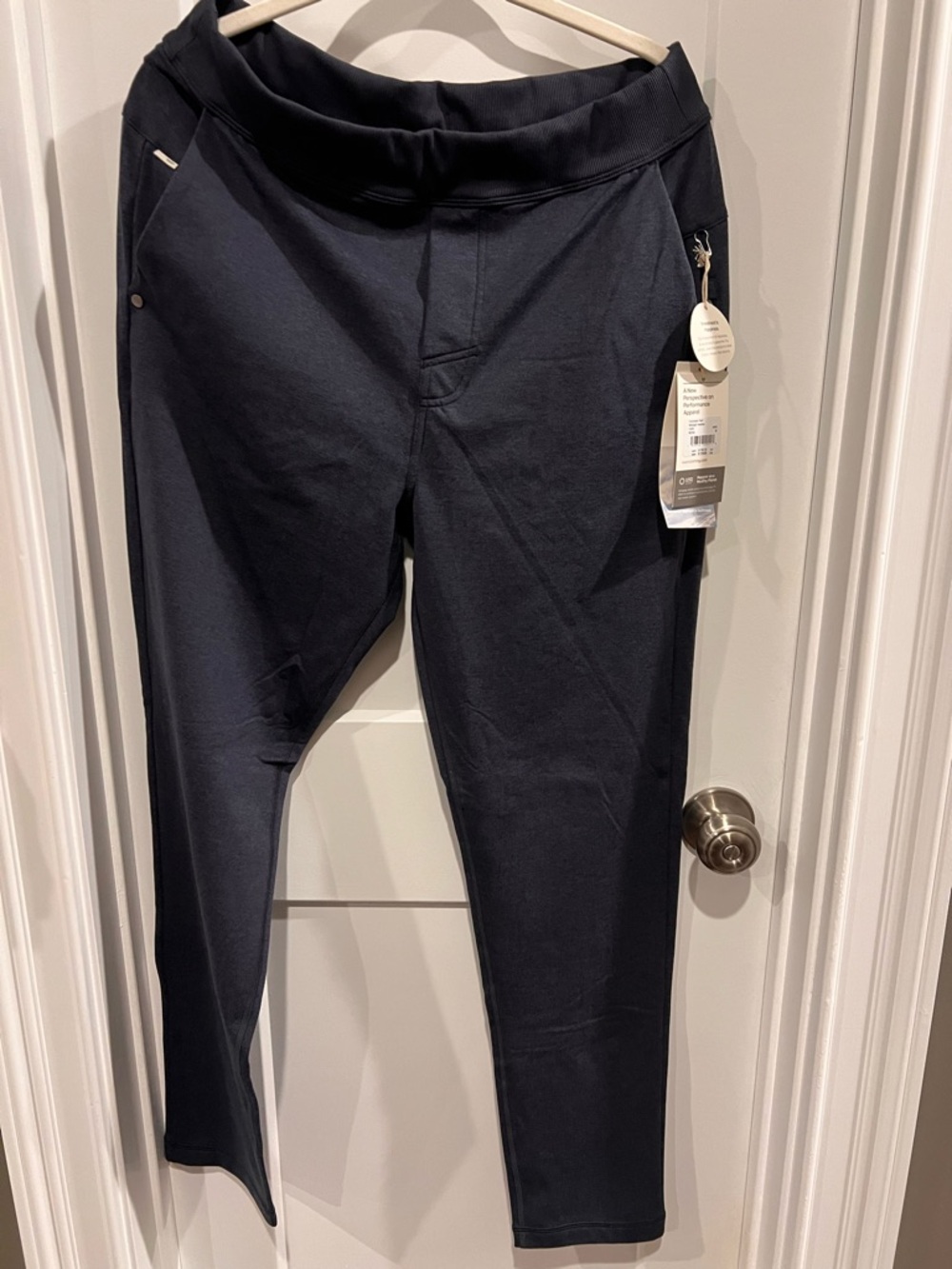 Vuori Mens Coronado Pant in Midnight Heather, size Medium